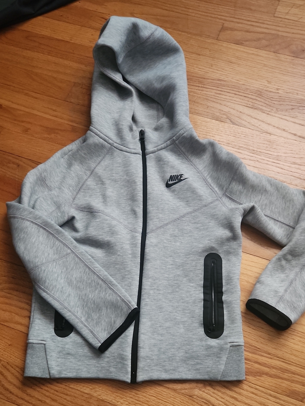 EUC Big Boys Nike Tech Light Gray Hooded Jacket Medium